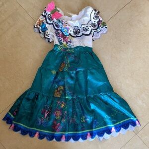Encanto costume